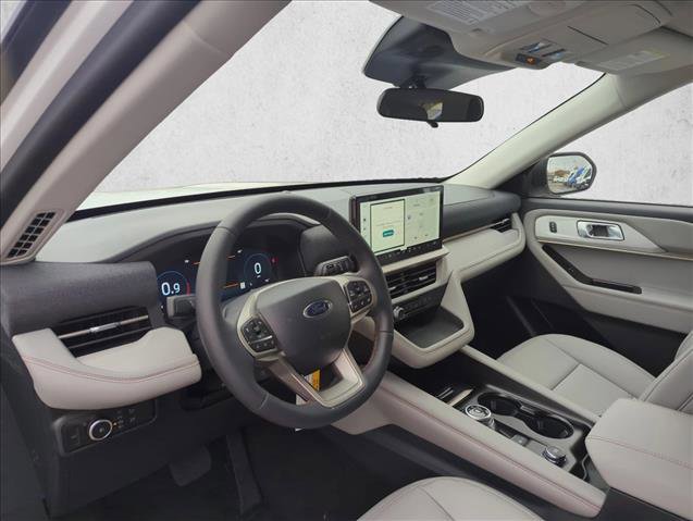 New 2025 Ford Explorer Active w/ Active Comfort Package image 3