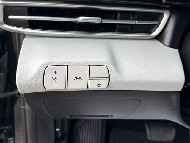 Used 2021 Hyundai Elantra Limited FWD image 22