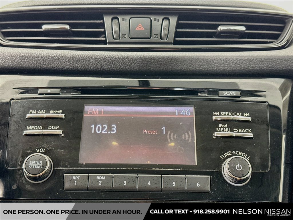 Used 2017 Nissan Rogue S FWD image 14