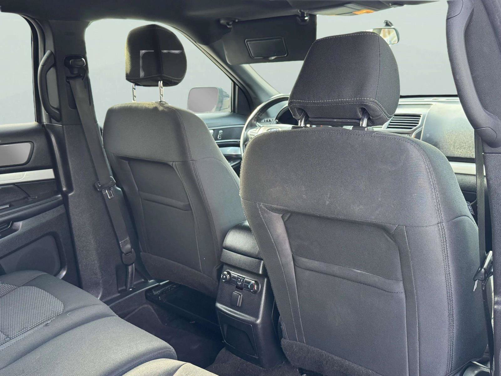 Used 2017 Ford Explorer XLT FWD image 36