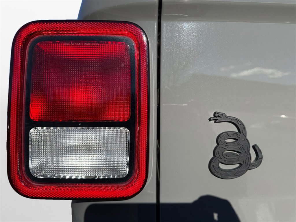 Used 2021 Jeep Gladiator Willys image 21