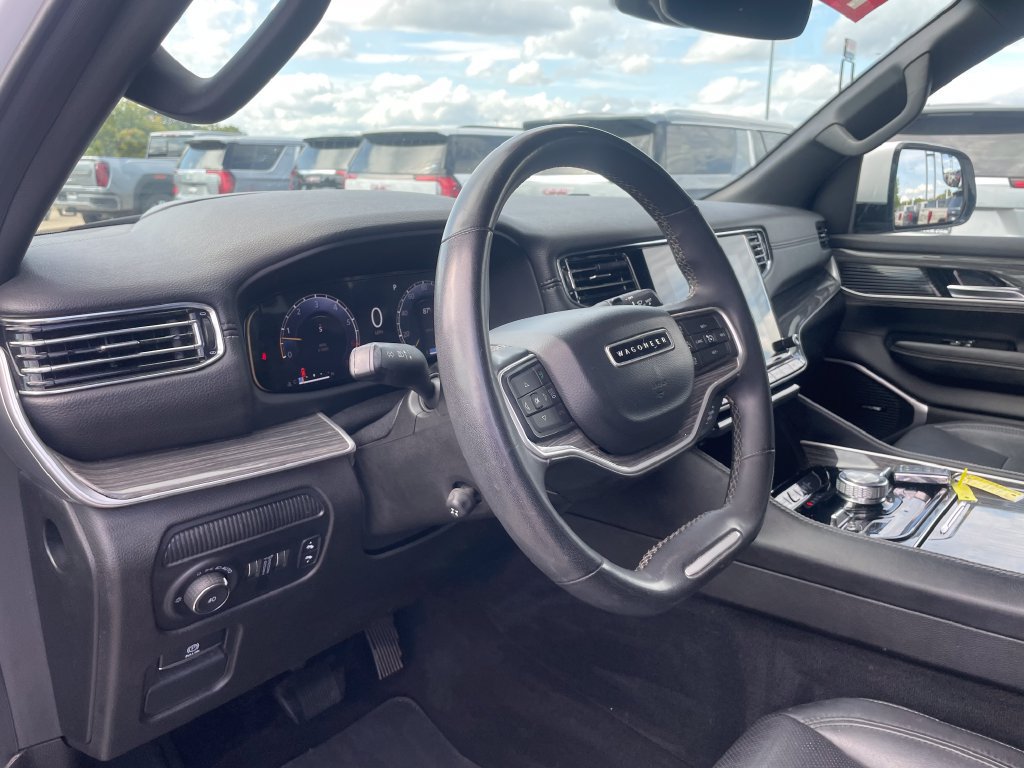 Used 2022 Jeep Wagoneer Series III AWD/4WD image 13