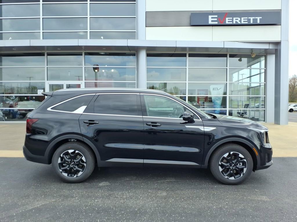 New 2026 Kia Sorento S FWD image 2