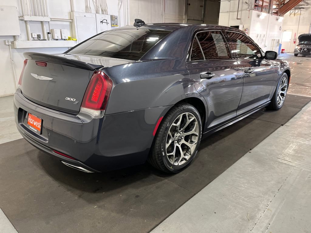 Used 2018 Chrysler 300 S w/ 300S Premium Group image 9