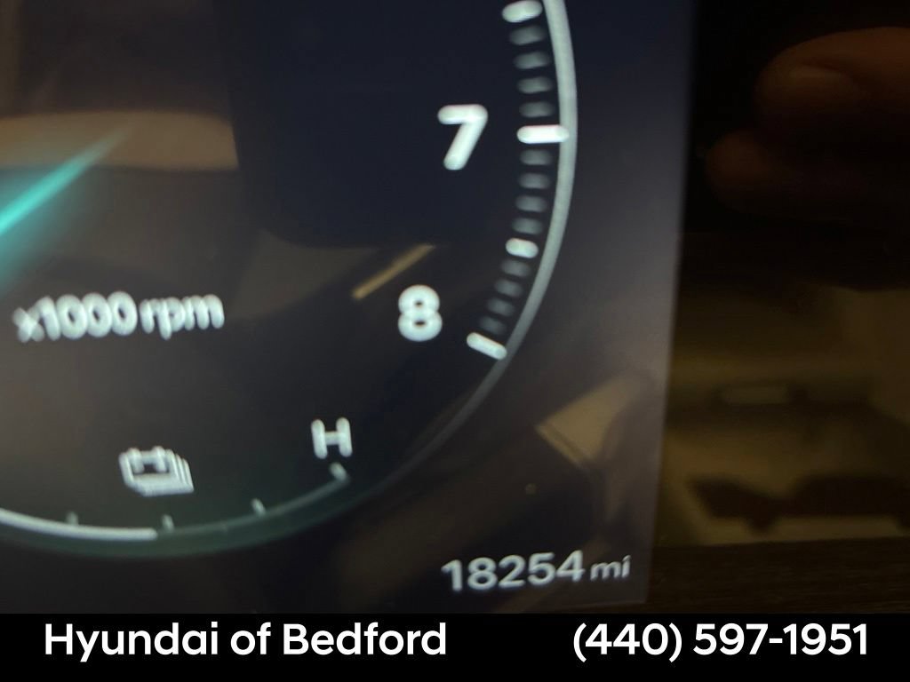 Used 2025 Hyundai Santa Fe Limited AWD/4WD image 17