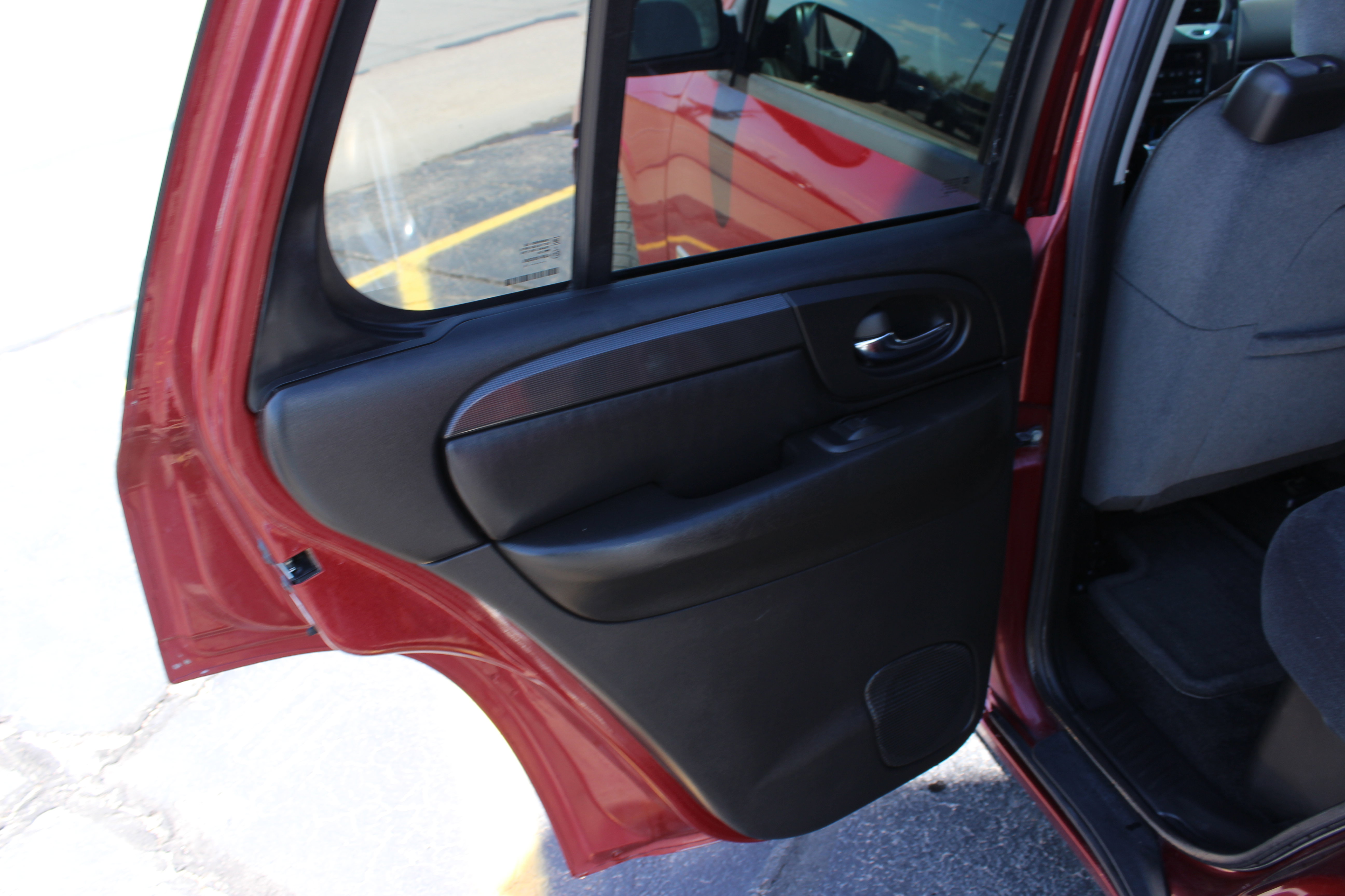 Used 2009 GMC Envoy SLE w/ Sun And Sound Package AWD/4WD image 16