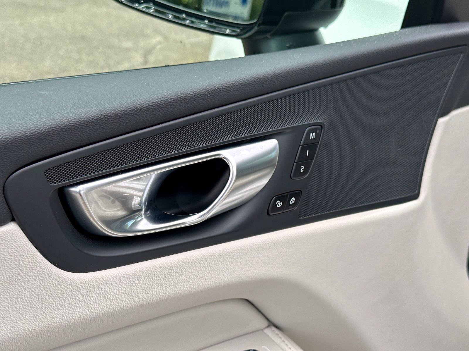 Certified 2024 Volvo XC60 B5 Plus image 17