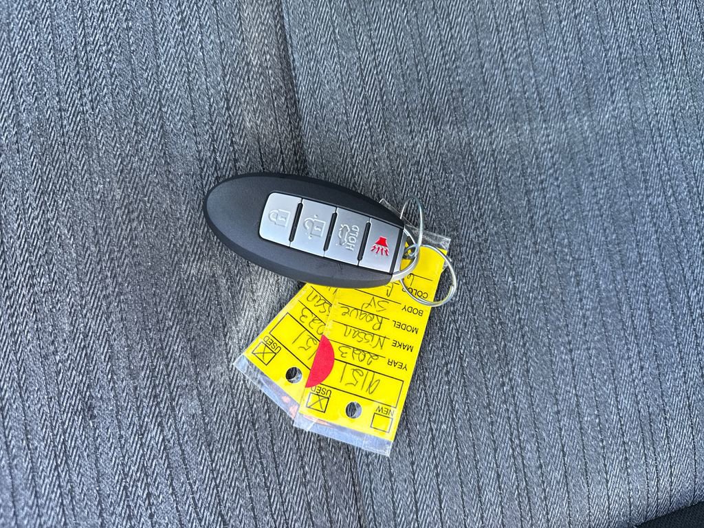 Used 2023 Nissan Rogue SV image 33