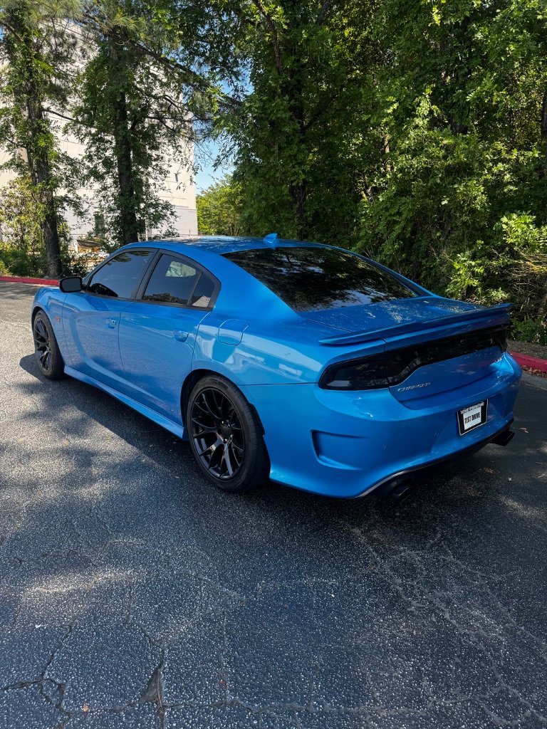 Used 2015 Dodge Charger SRT RWD image 3