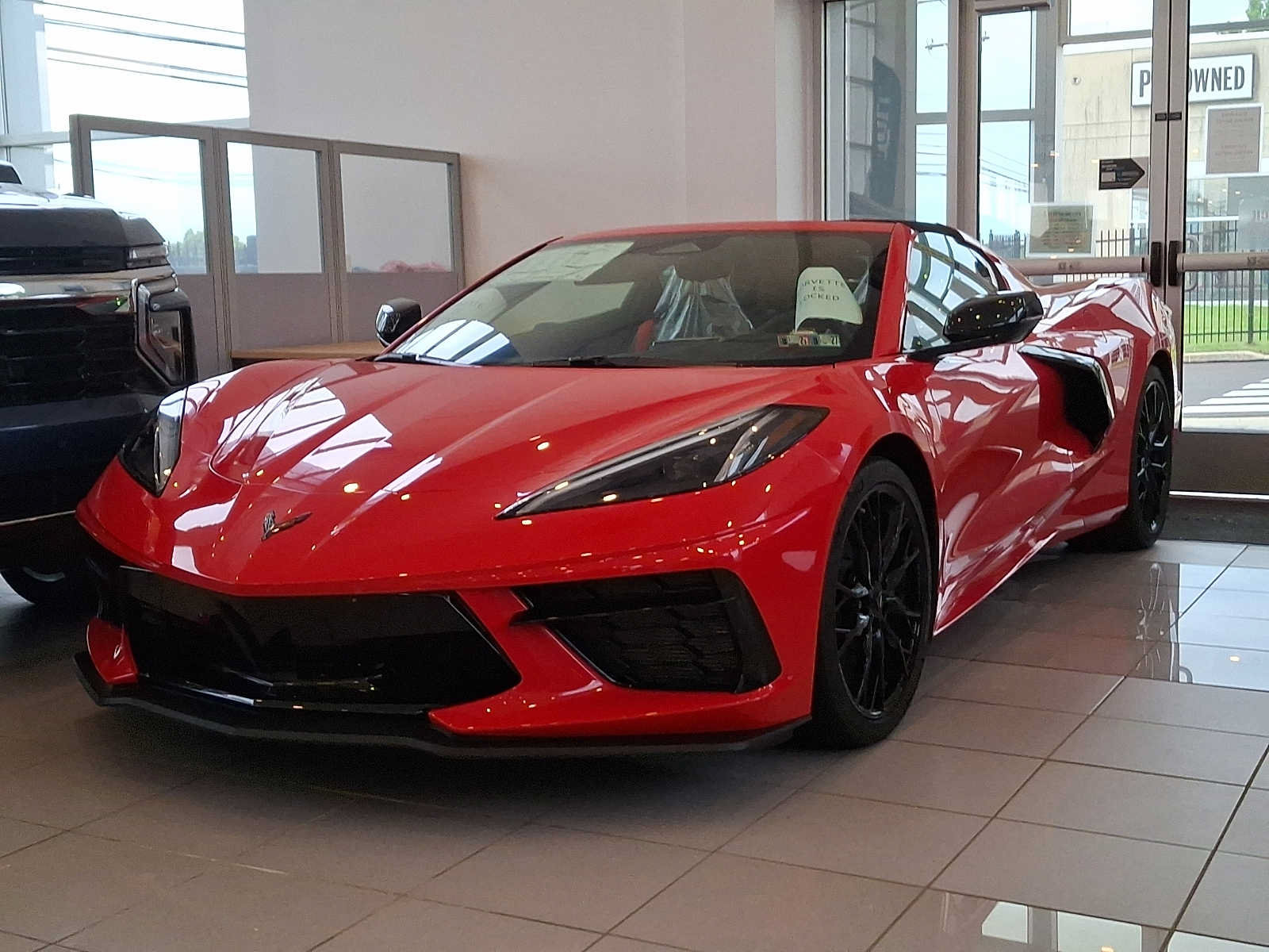 New 2027 Chevrolet Corvette Stingray Coupe w/ 1LT RWD image 3