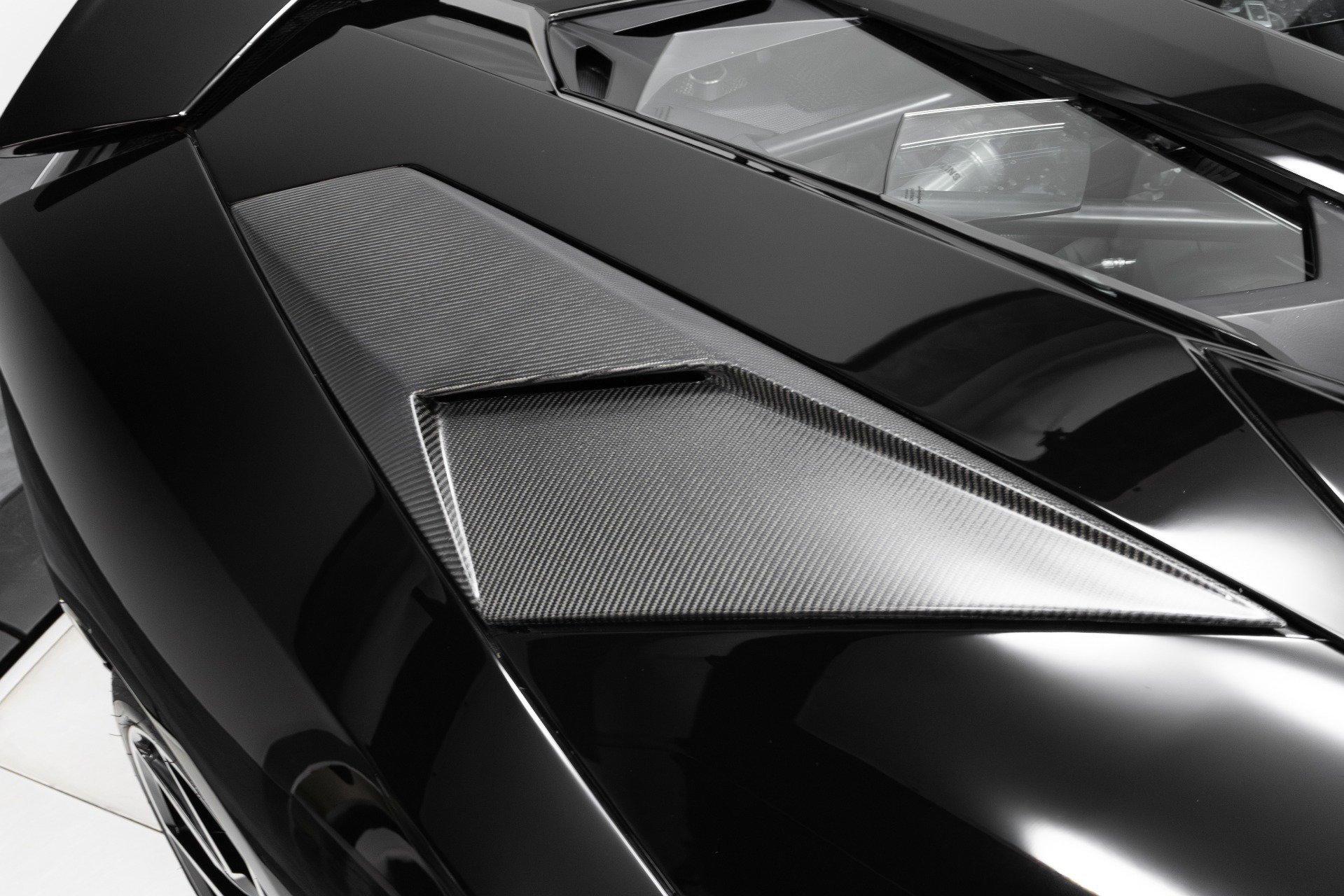 Used 2015 Lamborghini Aventador LP 700-4 image 45