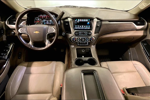 Used 2019 Chevrolet Tahoe LT w/ LT Signature Package AWD/4WD image 18