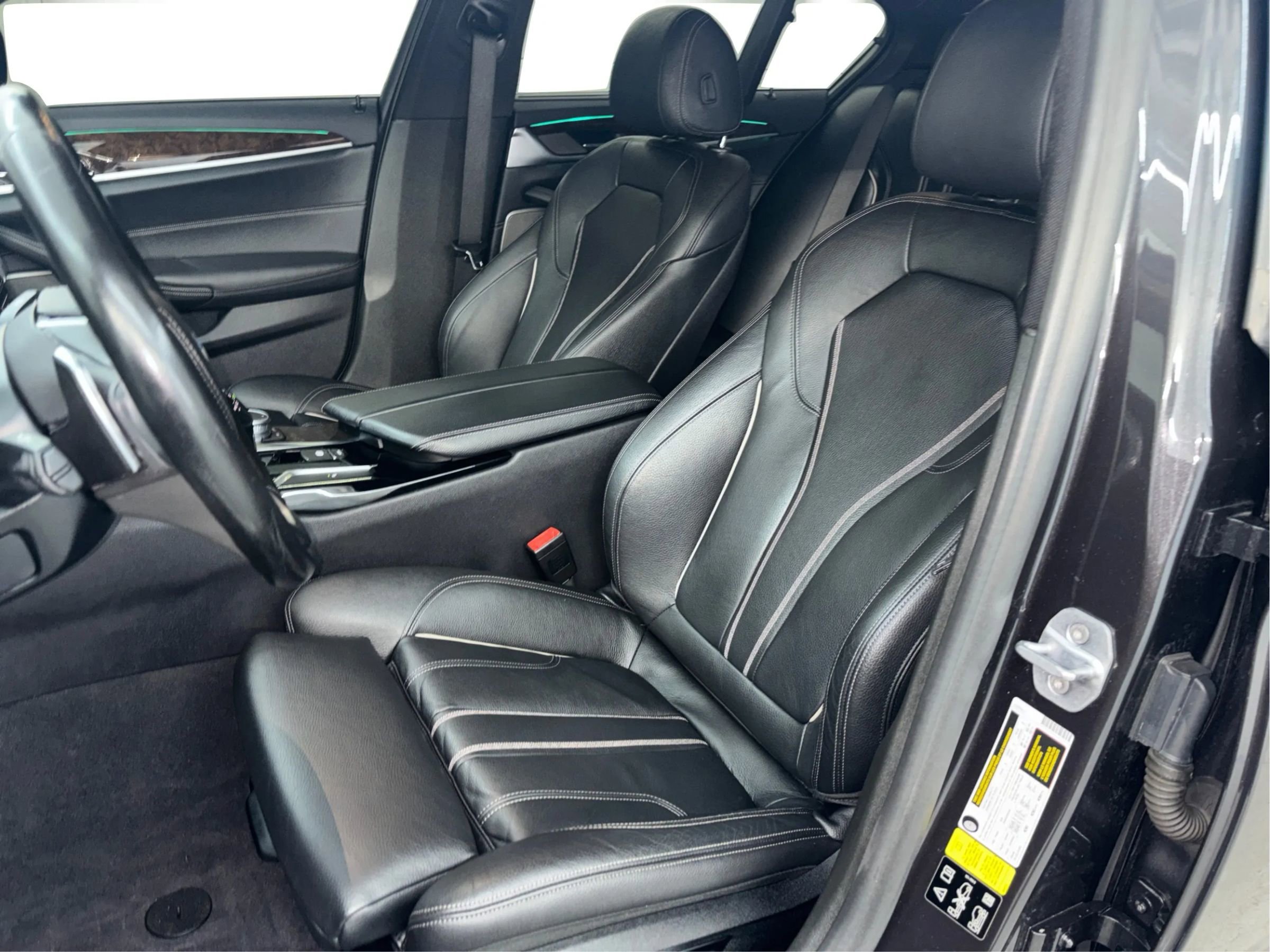 Used 2019 BMW 540i xDrive w/ Executive Package image 13