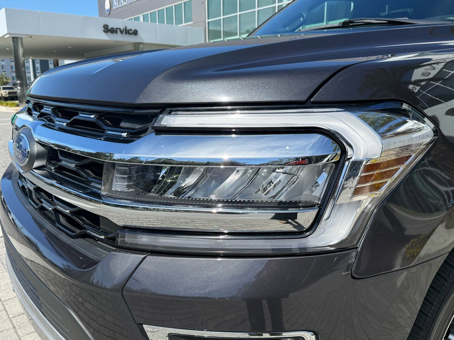 Used 2024 Ford Expedition Limited image 15