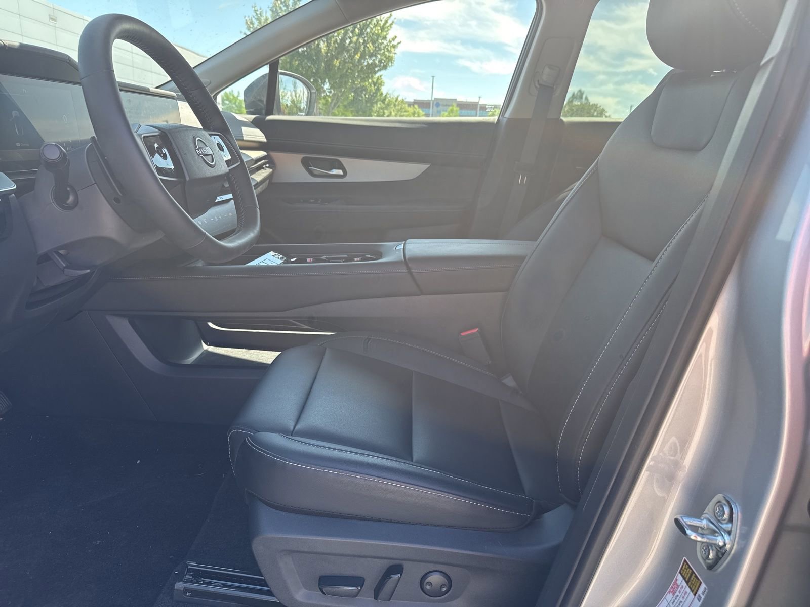 Used 2025 Nissan Murano SL AWD/4WD image 10