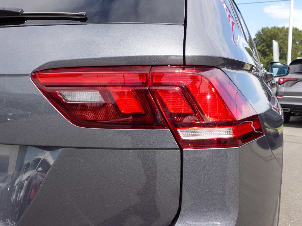 Used 2023 Volkswagen Tiguan SE FWD image 6