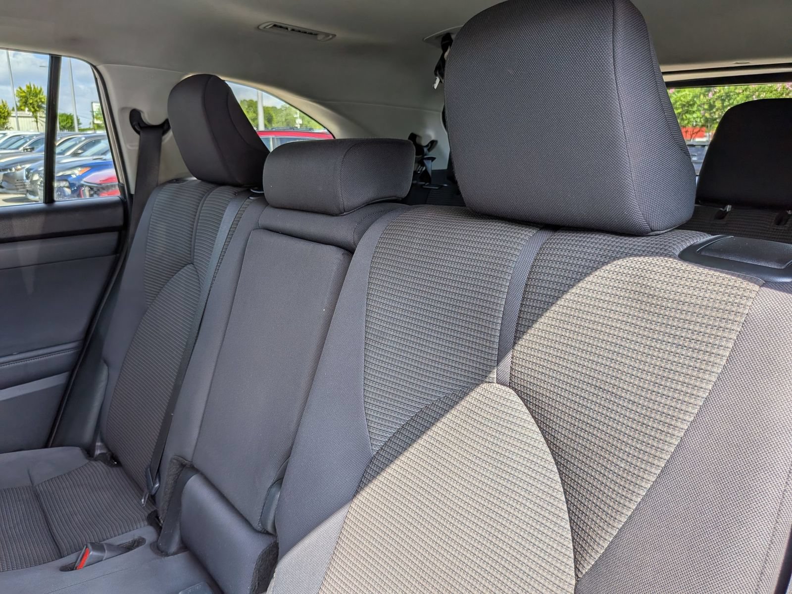 Used 2024 Toyota Highlander LE FWD image 29