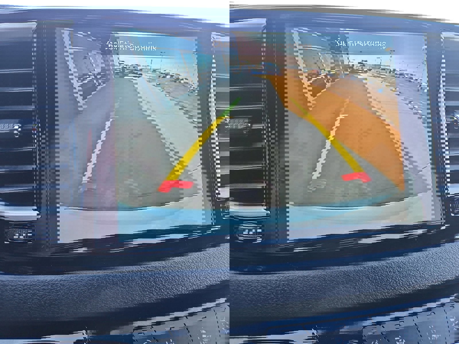 Used 2025 Chrysler Pacifica Select image 11