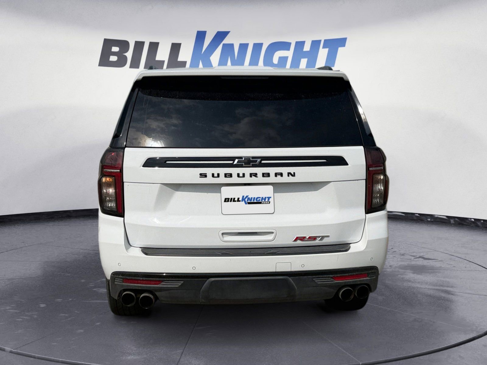 Used 2023 Chevrolet Suburban RST w/ Sport Performance Package AWD/4WD image 4