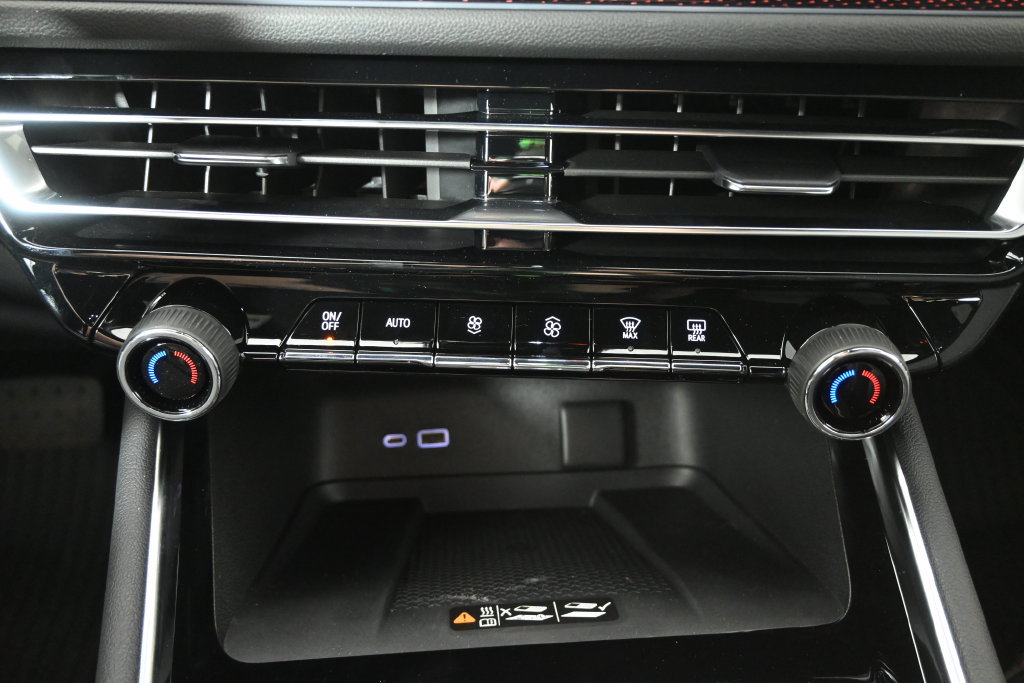 New 2026 Chevrolet Traverse Z71 w/ Enhanced Driving Package AWD/4WD image 30