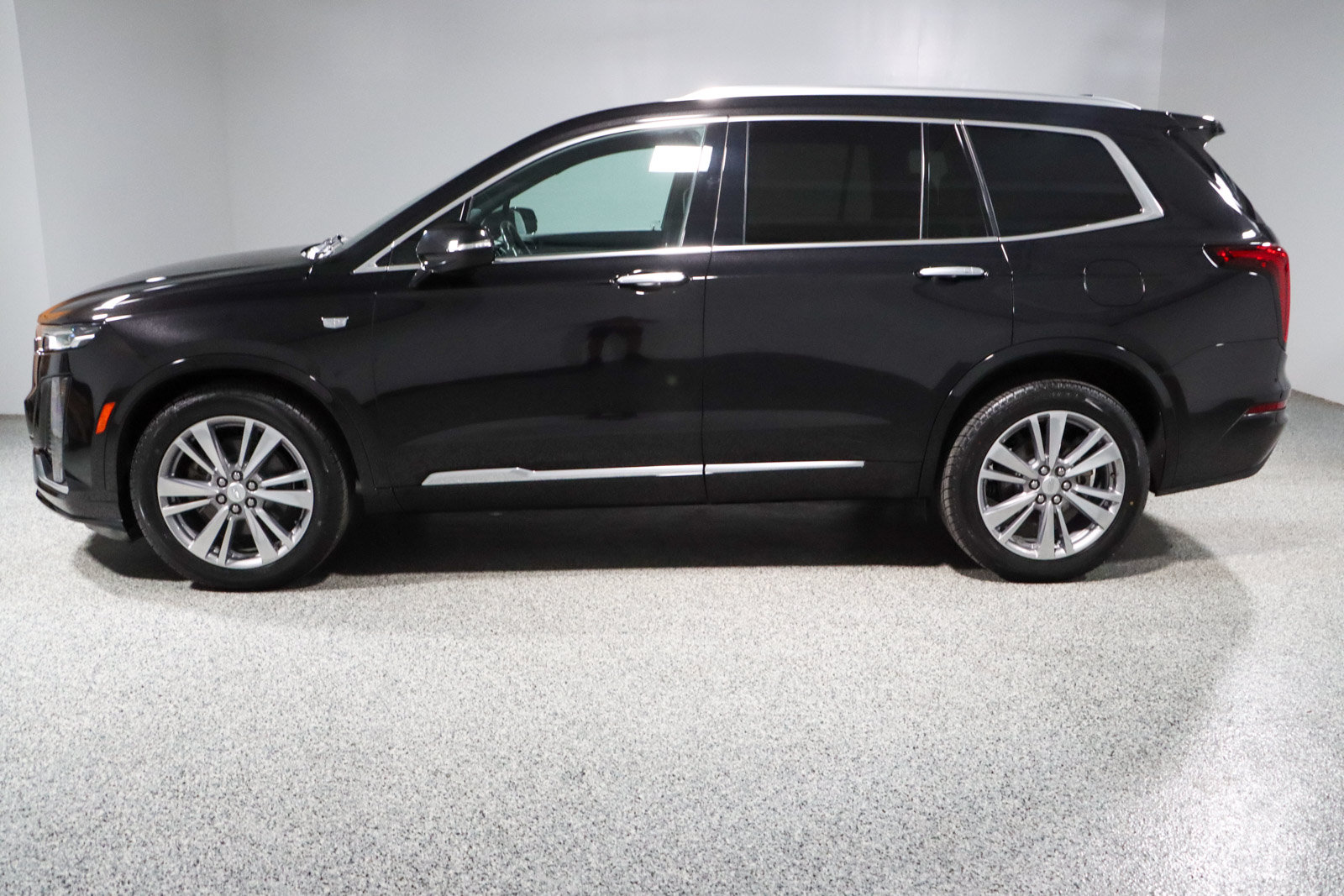 Used 2024 Cadillac XT6 Premium Luxury AWD/4WD image 10