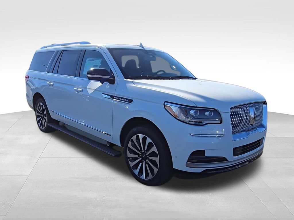 Used 2024 Lincoln Navigator L Reserve AWD/4WD image 2