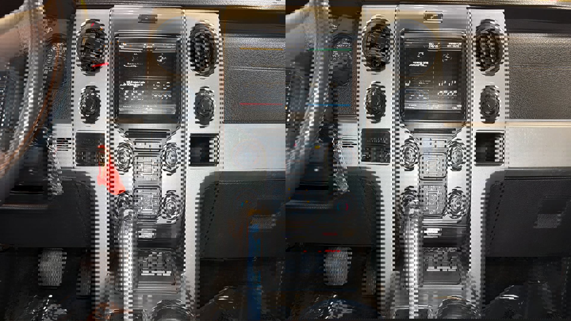 Used 2013 Ford F150 Raptor w/ Luxury Equipment Group image 15