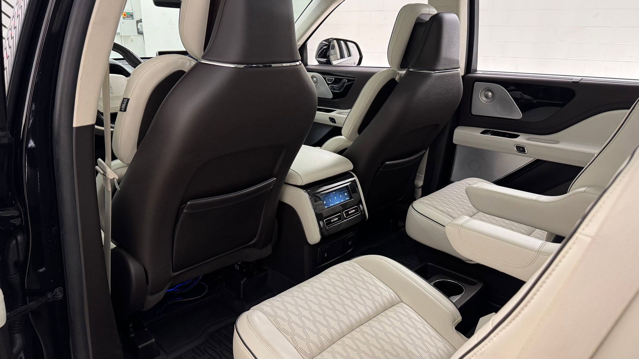 Used 2023 Lincoln Aviator Black Label w/ Dynamic Handling Package image 33