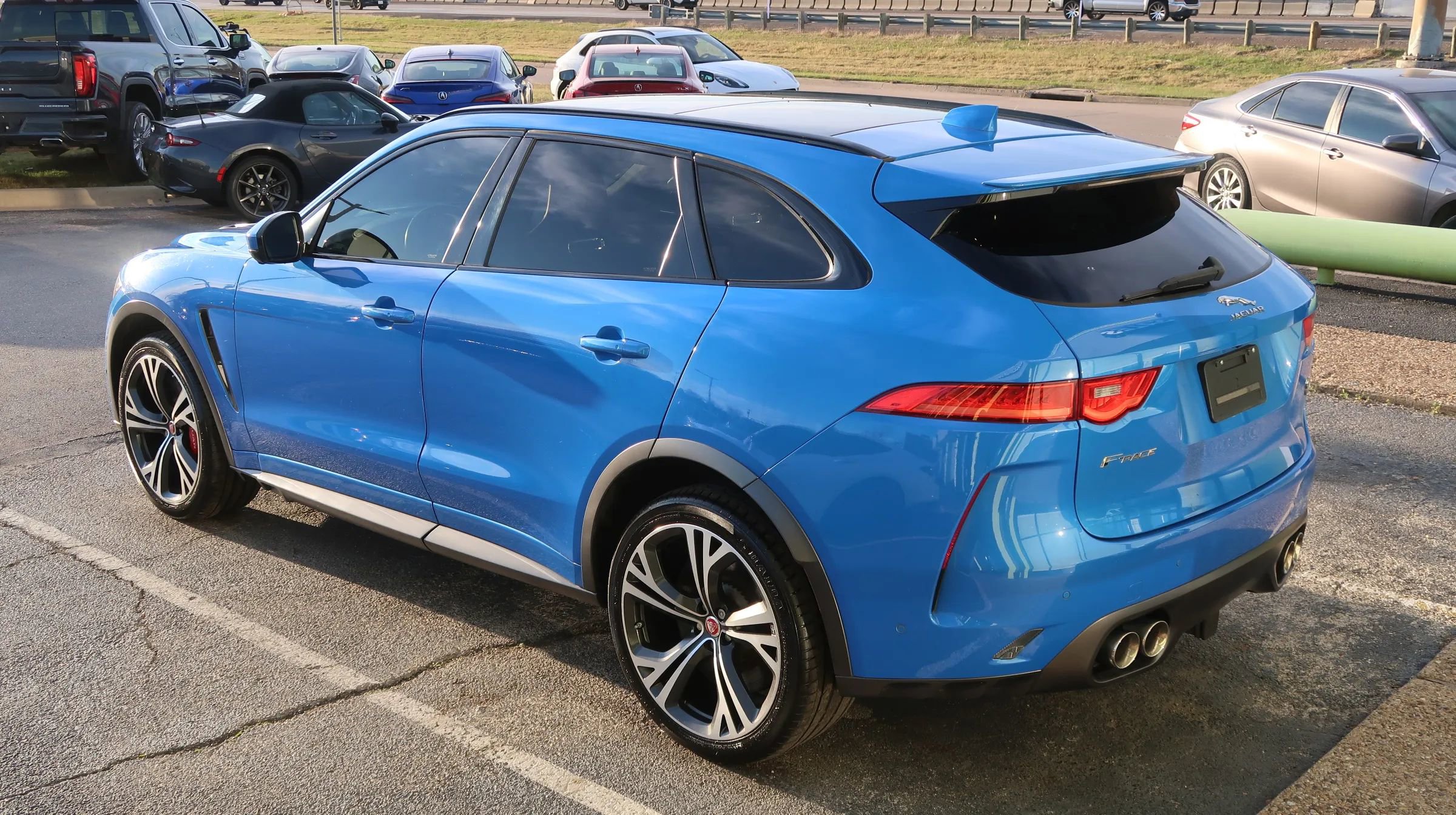Used 2019 Jaguar F-PACE SVR AWD/4WD image 12