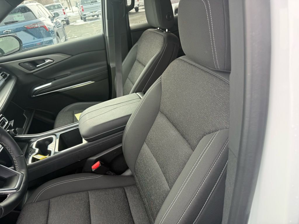 Used 2025 Chevrolet Traverse LT w/ Sun and Wheel Package image 9