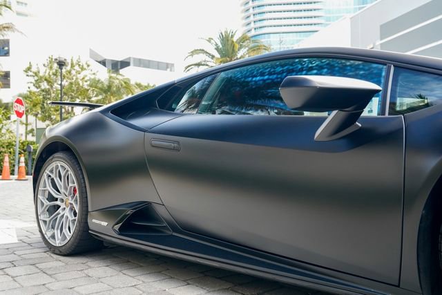 Used 2022 Lamborghini Huracan EVO image 37
