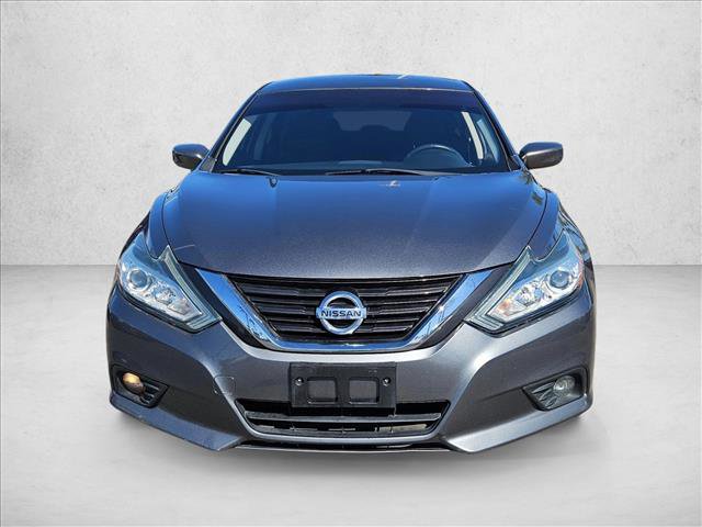 Used 2017 Nissan Altima 2.5 SV image 2