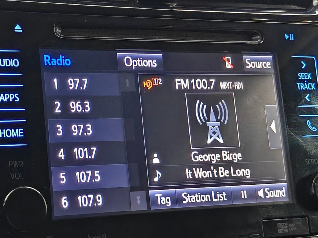 Used 2016 Toyota Prius Three image 33