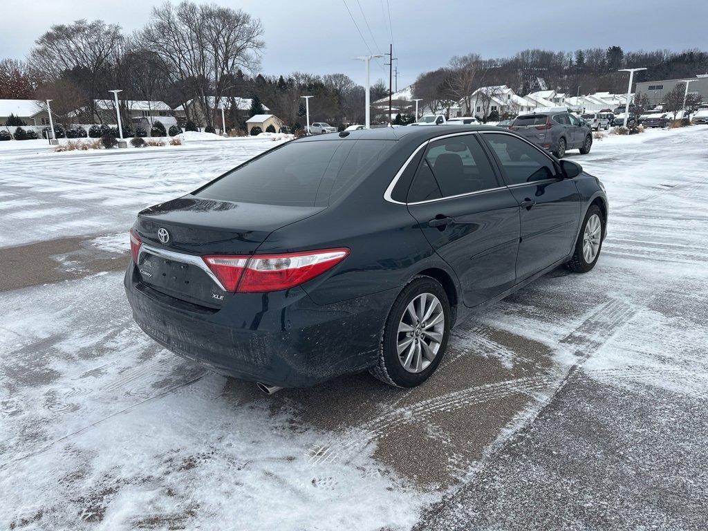 Used 2016 Toyota Camry XLE image 7