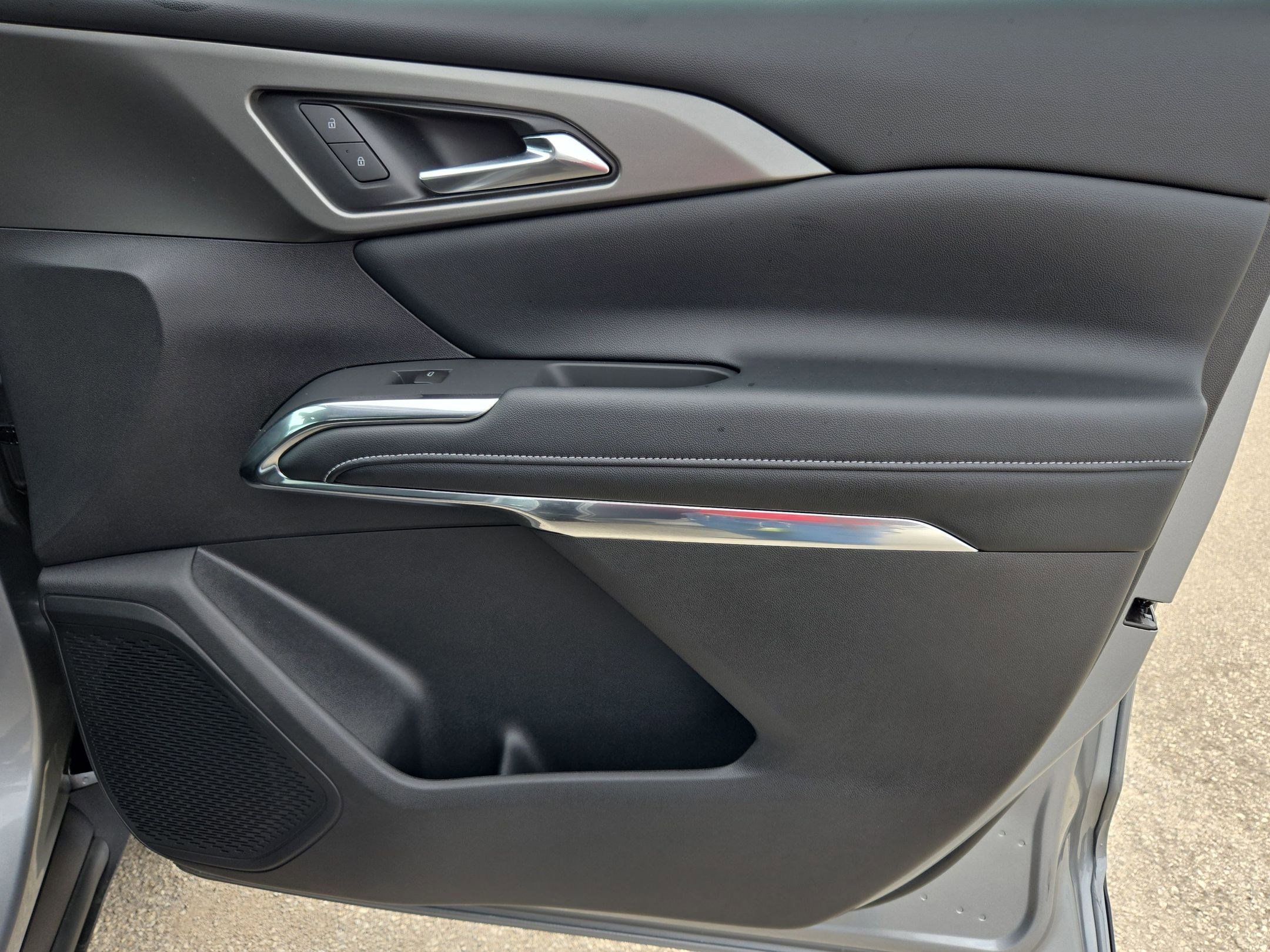 Certified 2026 Chevrolet Traverse LT w/ Midnight/Sport Edition image 30