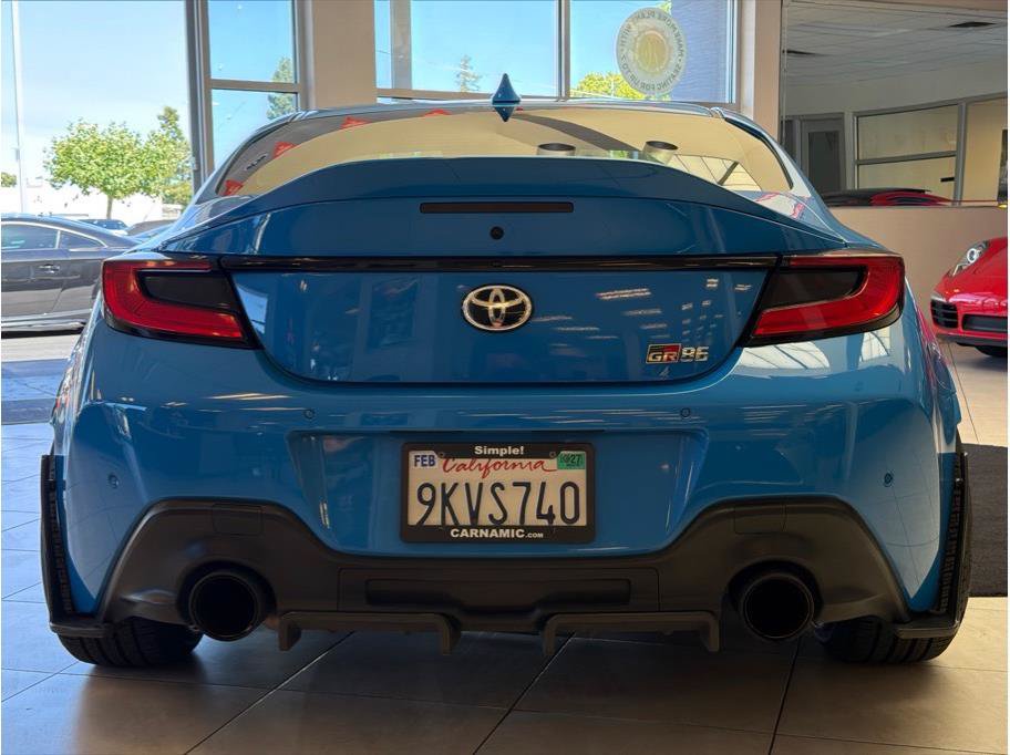 Used 2022 Toyota GR86 Premium w/ ALL Weather Mat Package (TMS) RWD image 6