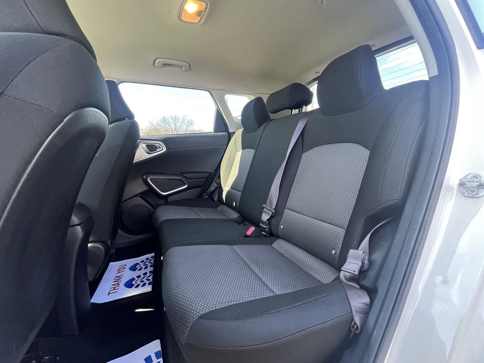 Used 2020 Kia Soul LX image 17