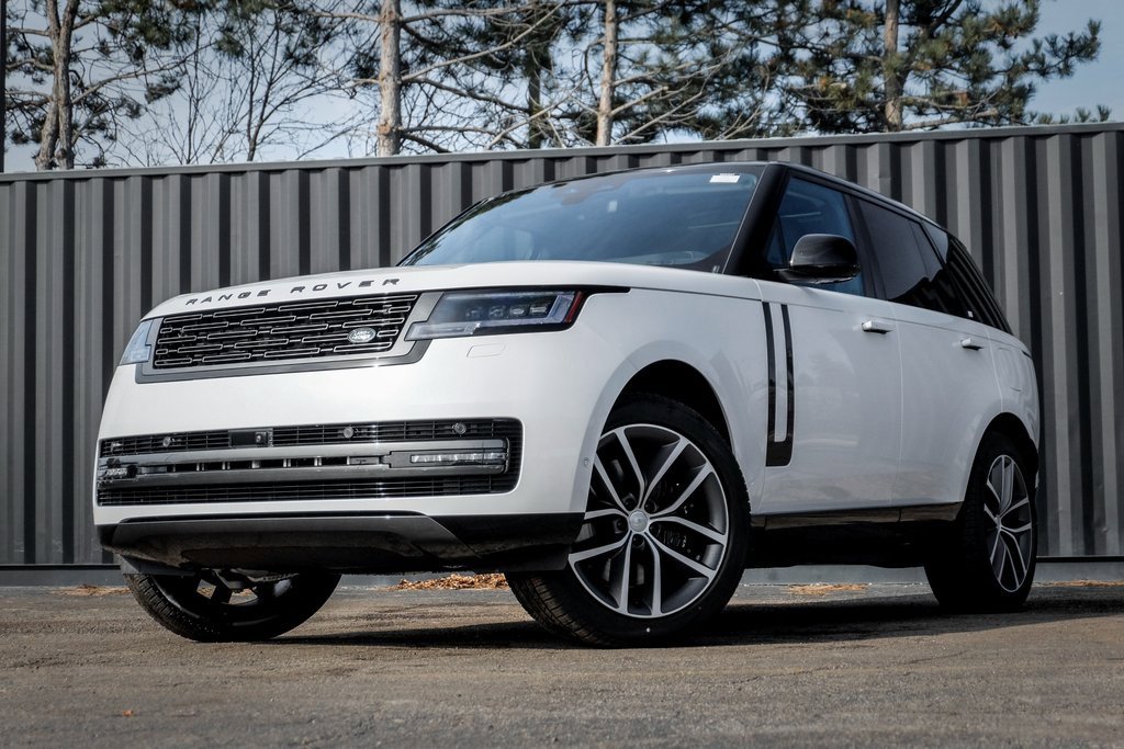New 2025 Land Rover Range Rover SE