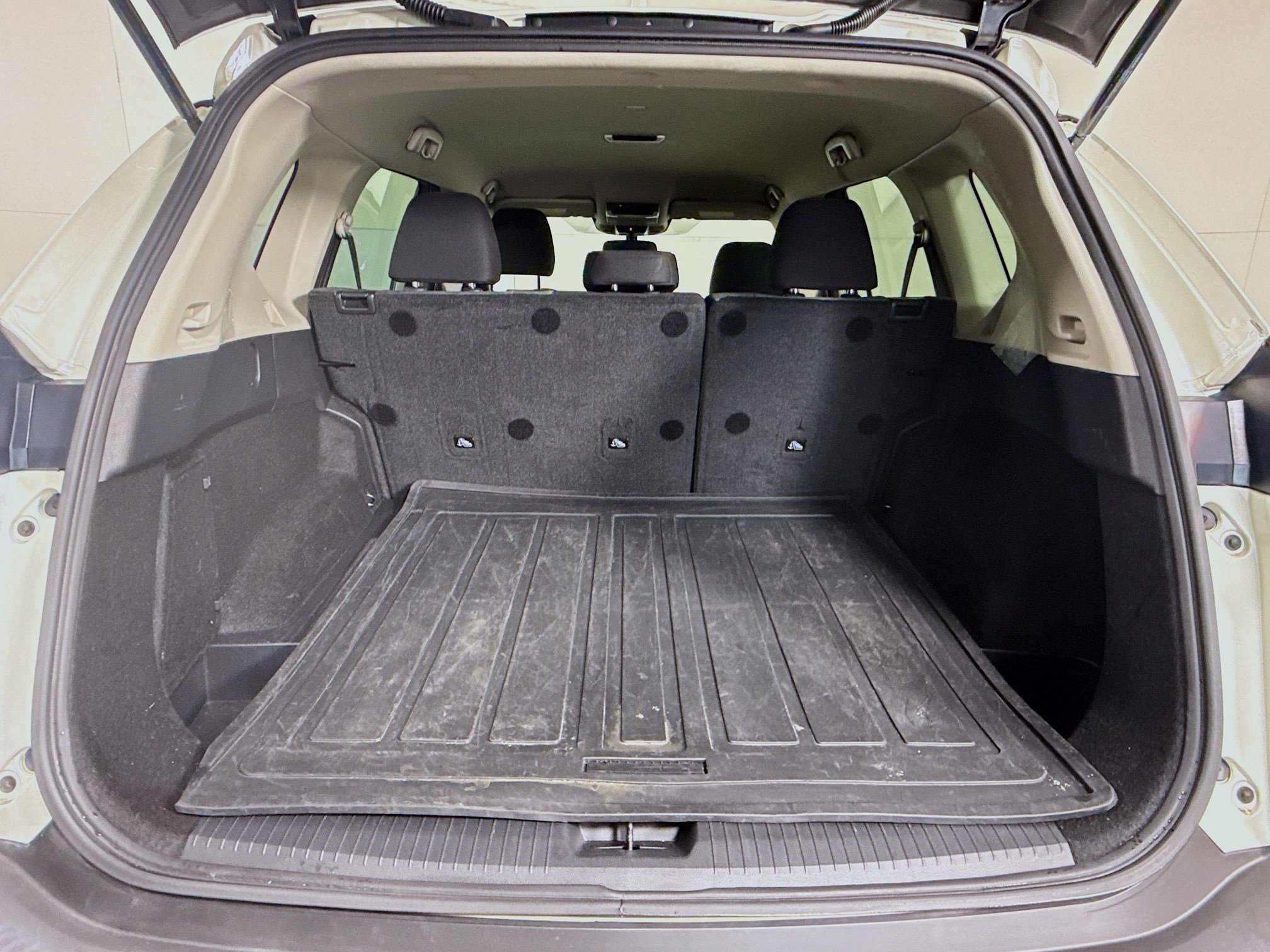 Used 2023 Nissan Rogue SV image 35