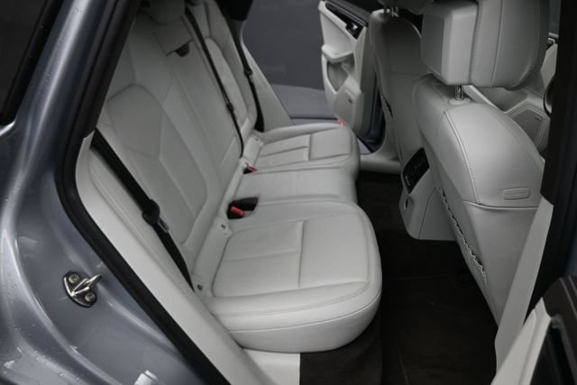 Used 2019 Porsche Macan AWD/4WD image 16