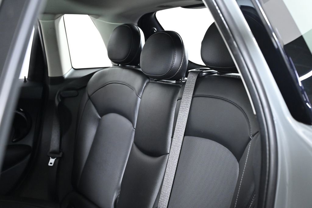 Used 2021 MINI Cooper S w/ 6.5" Touchscreen Package image 31