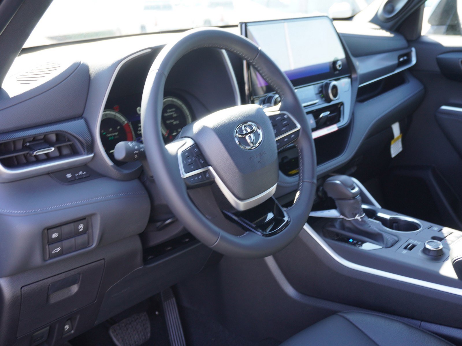 New 2025 Toyota Highlander XSE image 22