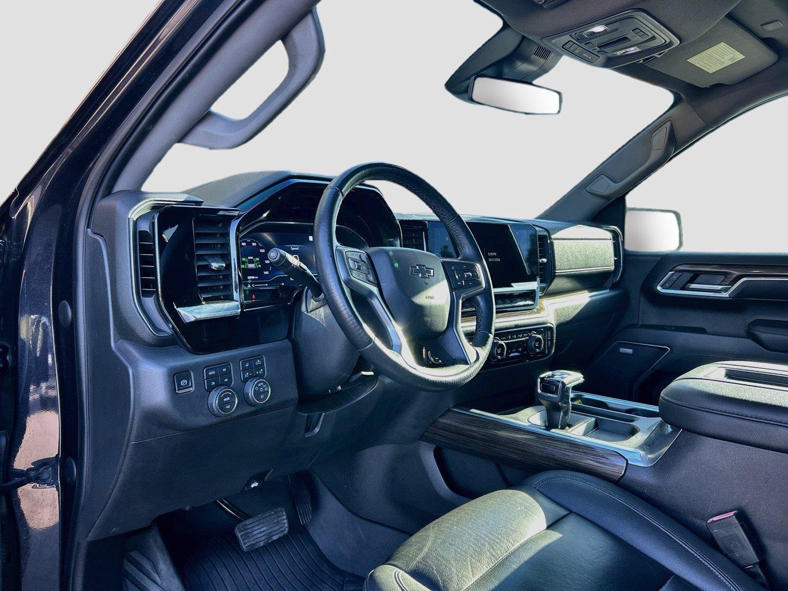 Used 2022 Chevrolet Silverado 1500 LT Trail Boss w/ LT Trail Boss Premium Package AWD/4WD image 26