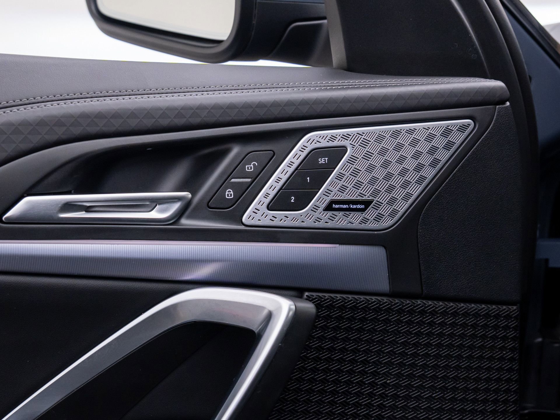 Certified 2025 BMW X2 xDrive28i w/ Premium Package image 14