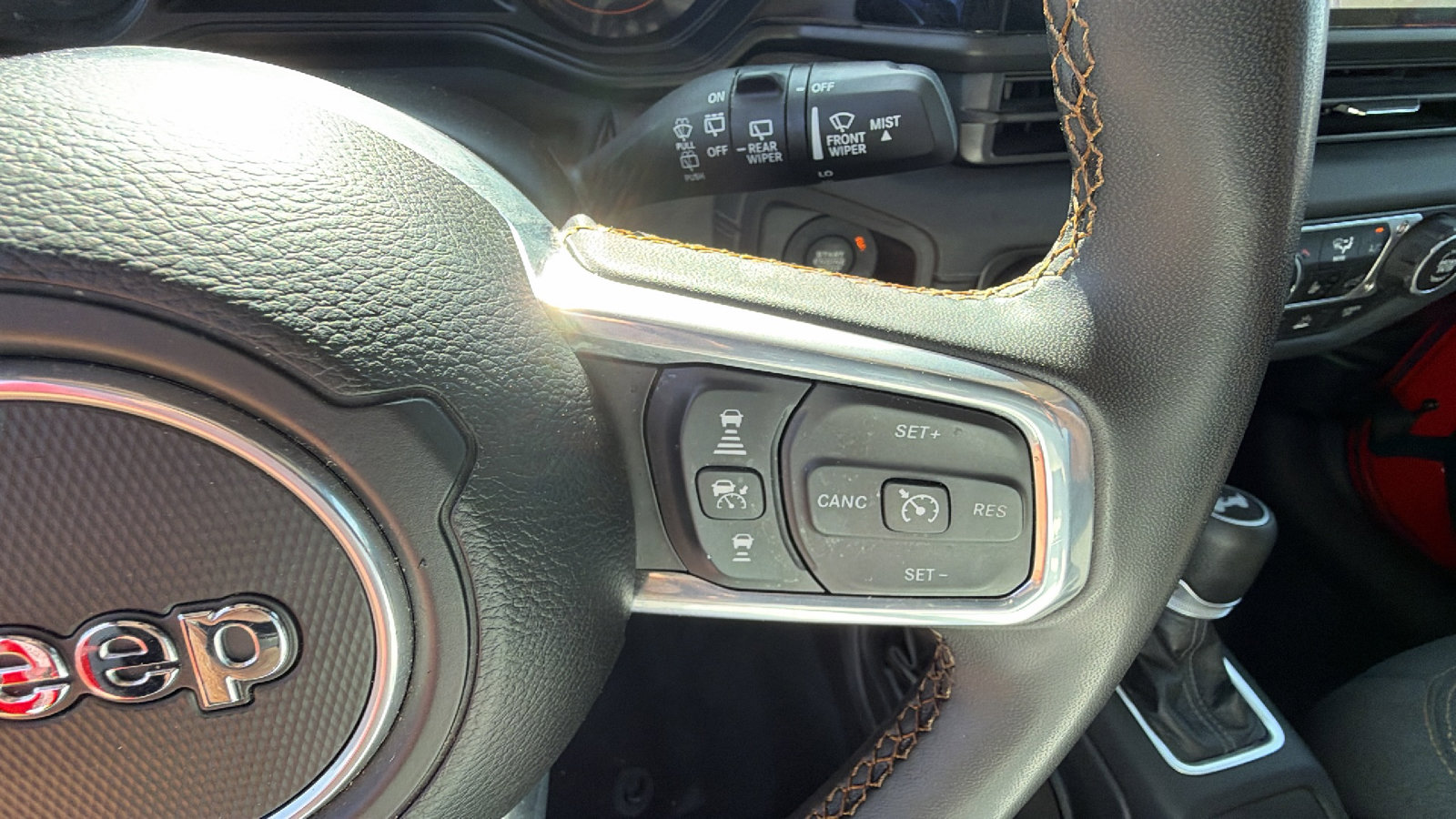 Used 2025 Jeep Wrangler Sahara w/ Dual Top Group AWD/4WD image 24
