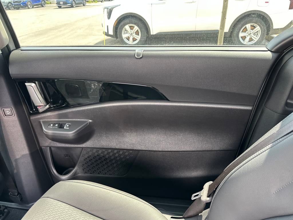 New 2025 Kia Carnival SX Prestige image 16