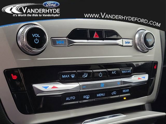 Used 2022 Ford Explorer XLT image 29