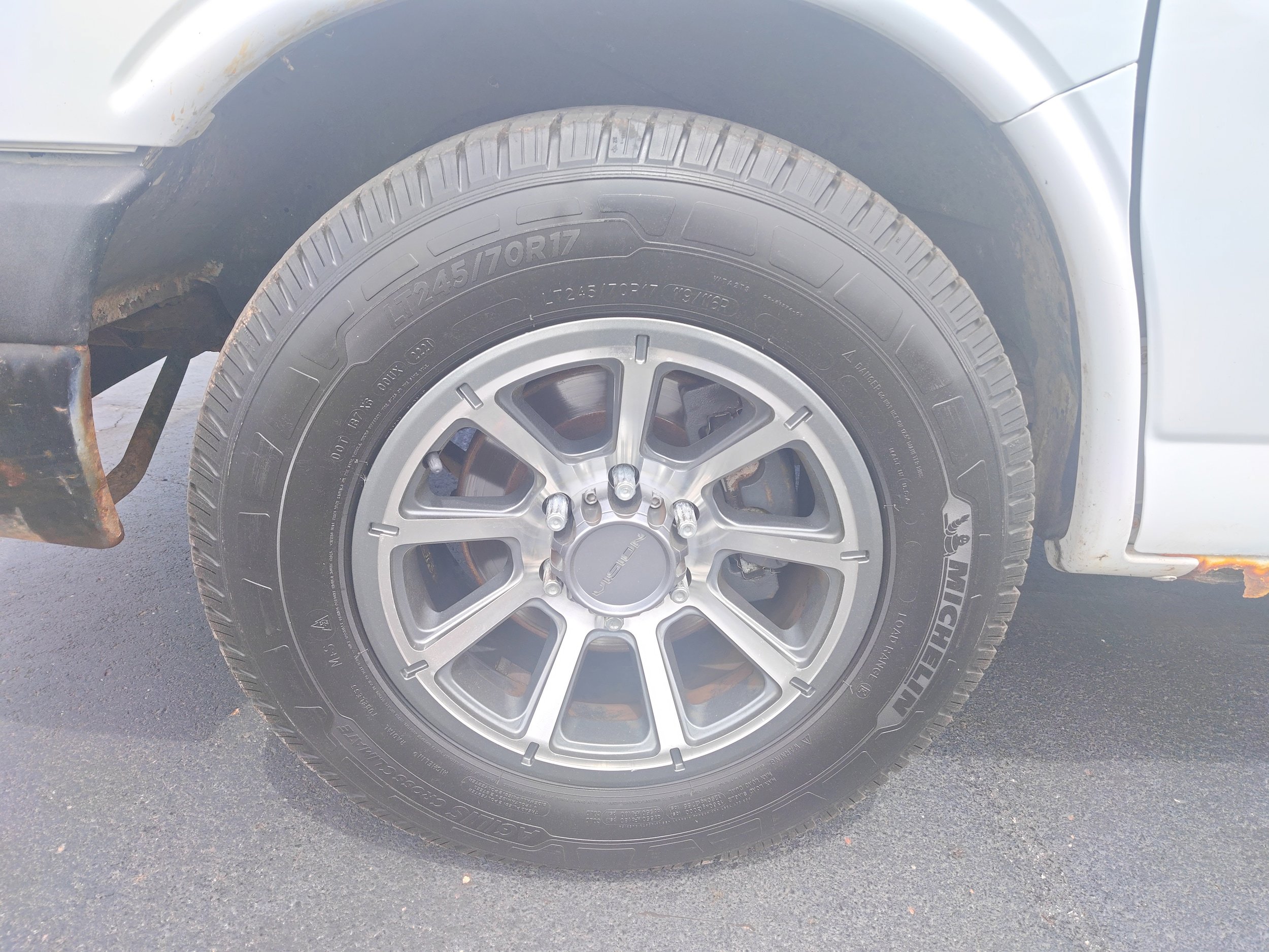 Used 2012 Chevrolet Express 1500 AWD image 4