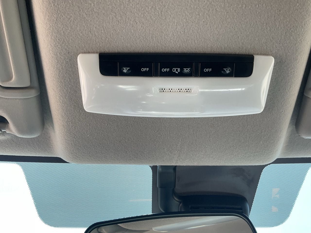 Used 2025 Nissan Versa SV FWD image 13