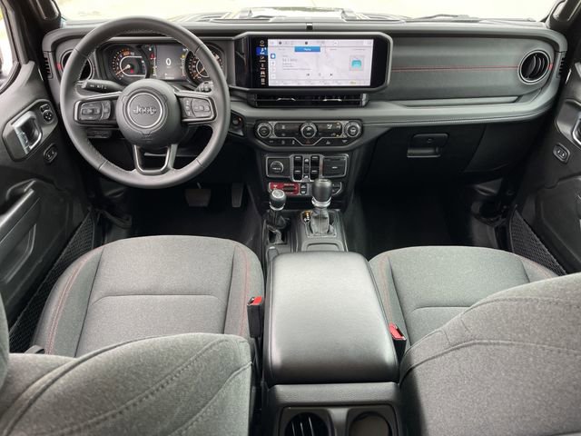 Used 2025 Jeep Wrangler Unlimited Rubicon AWD/4WD image 9